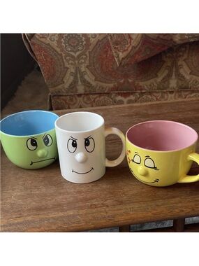 Ceramic Smiley Face Nose Mug - Yellow, White, Green
